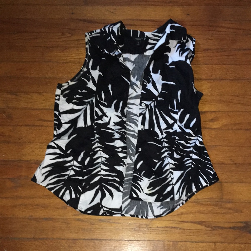 Black and White Button up Top